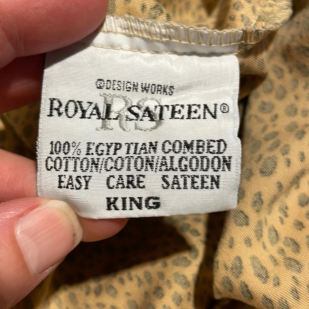 ROYAL SATEEN 2 king Pillow Cases. 100% Egyptian Cotton. ISRAEL. Animal print